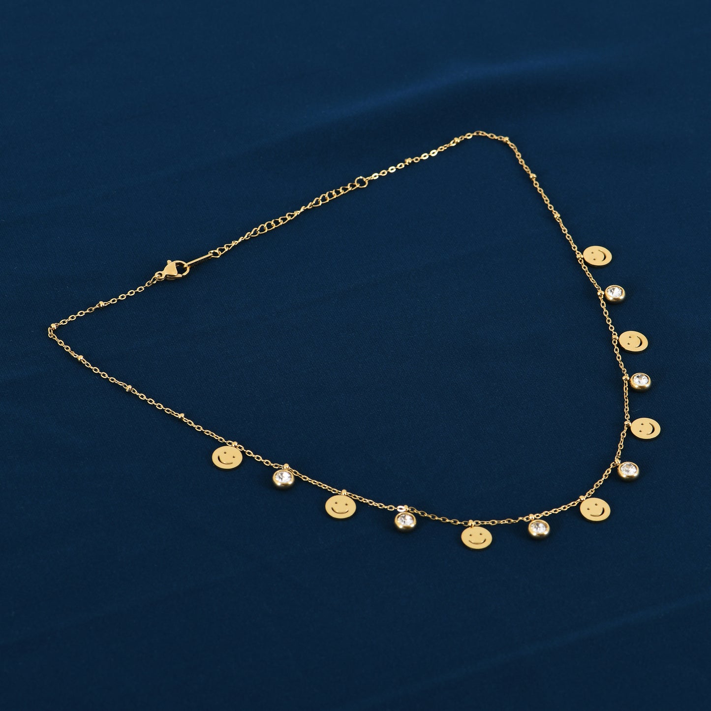Gold Minimalist Tanmaniya Design Necklace for Women – stylish office wear necklace with a refined and elegant look