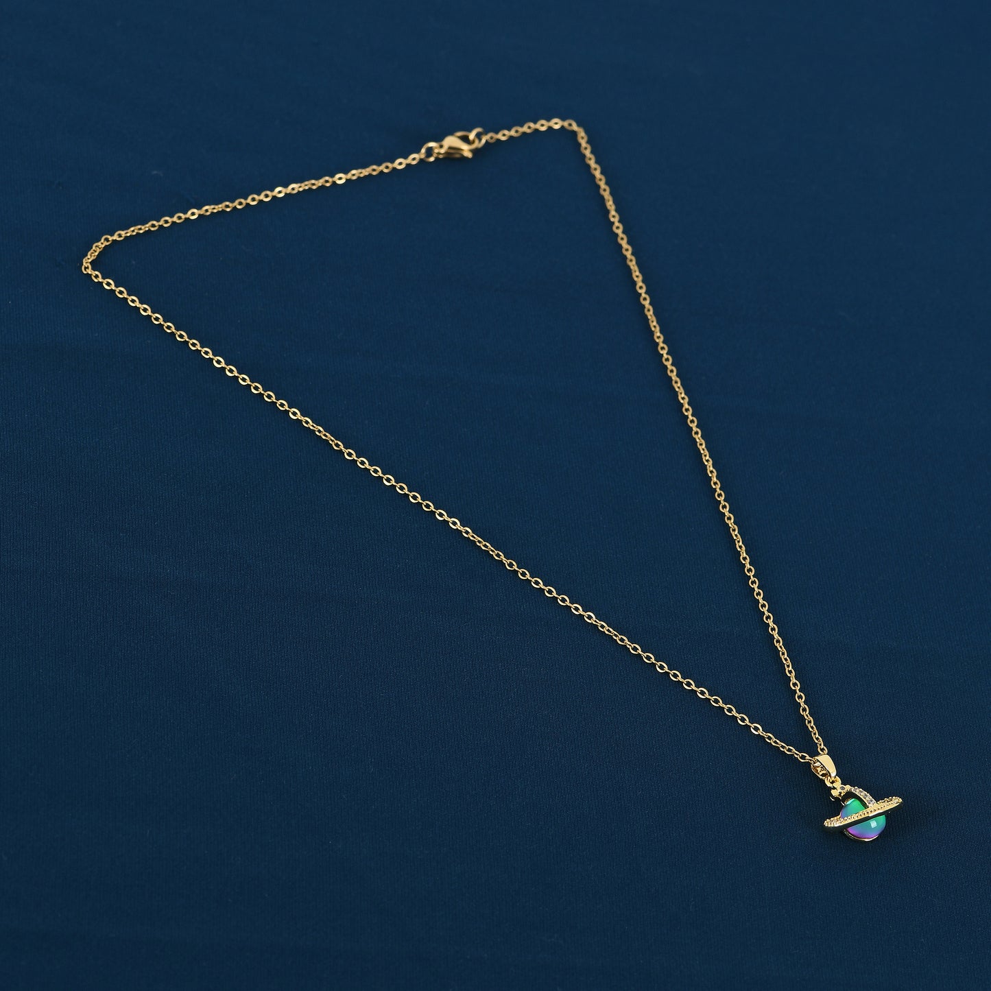Green Orb Gold Pendant Chain Necklace For Women – a meaningful and elegant necklace gift for wife with lasting shine