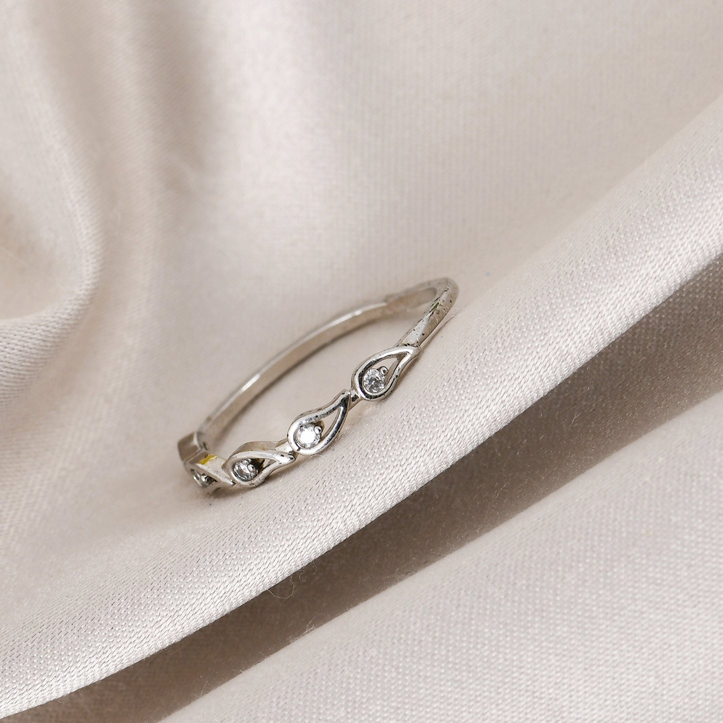 Silver Minimal Elegance Ring – perfect choice among engagement rings for women with a minimal yet timeless look