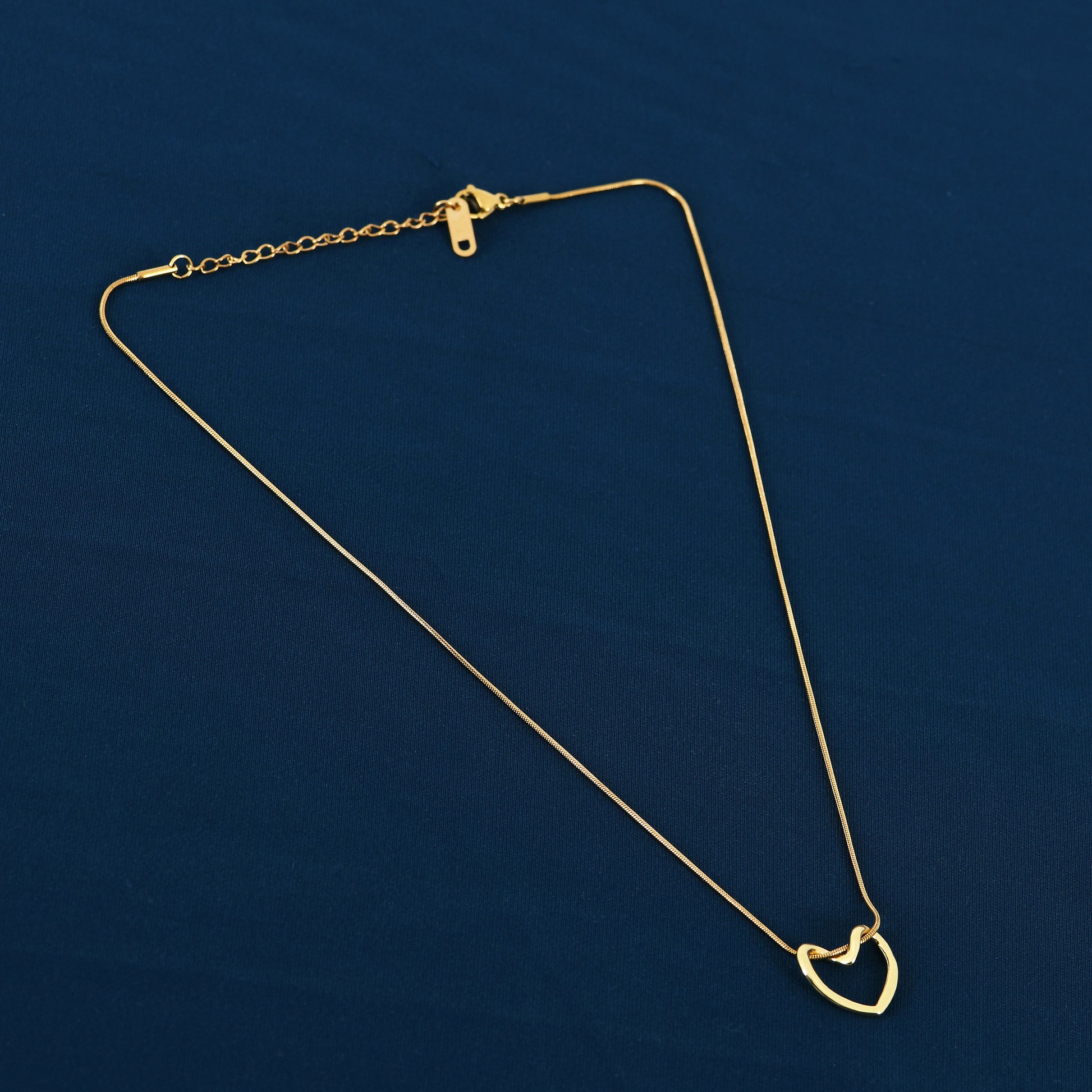 Gold Heart Pendant Necklace For Women – minimalist small pendant chain ideal for layering and daily looks