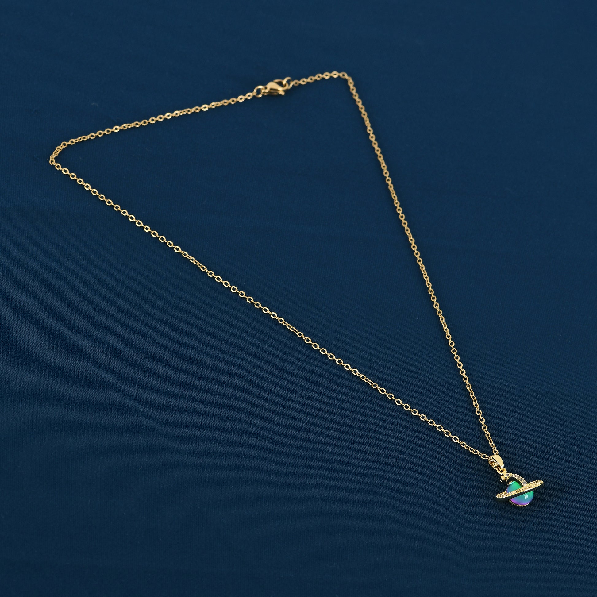 Green Orb Gold Pendant Chain Necklace For Women – a meaningful and elegant necklace gift for wife with lasting shine