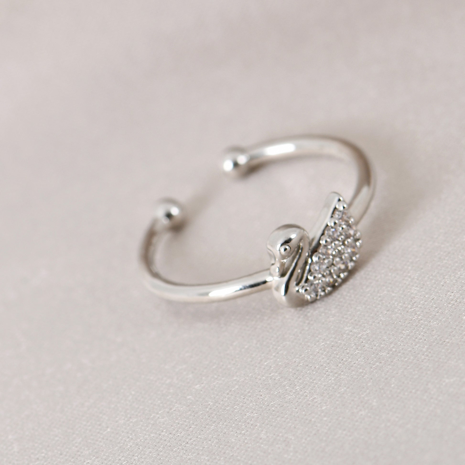 Silver Swan Adjustable Ring for Women – minimal and chic, ideal for those seeking simple rings for women